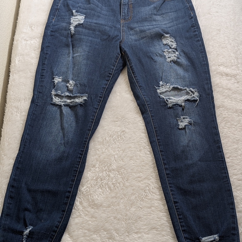 !it Jeans Distressed Boyfriend Jeans in Dark Blue